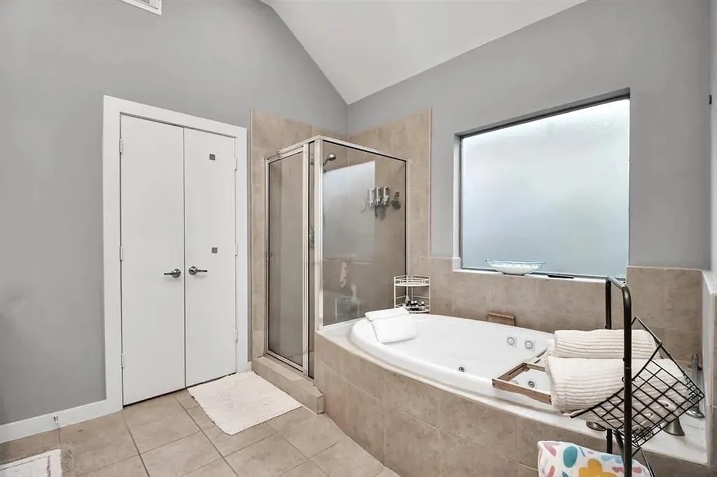 4422 Center Street Property Photo 17