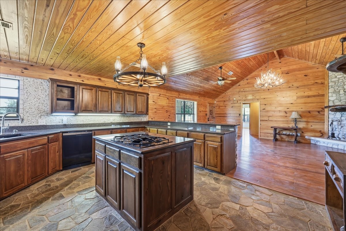 13480 Craigen Road Property Photo 6