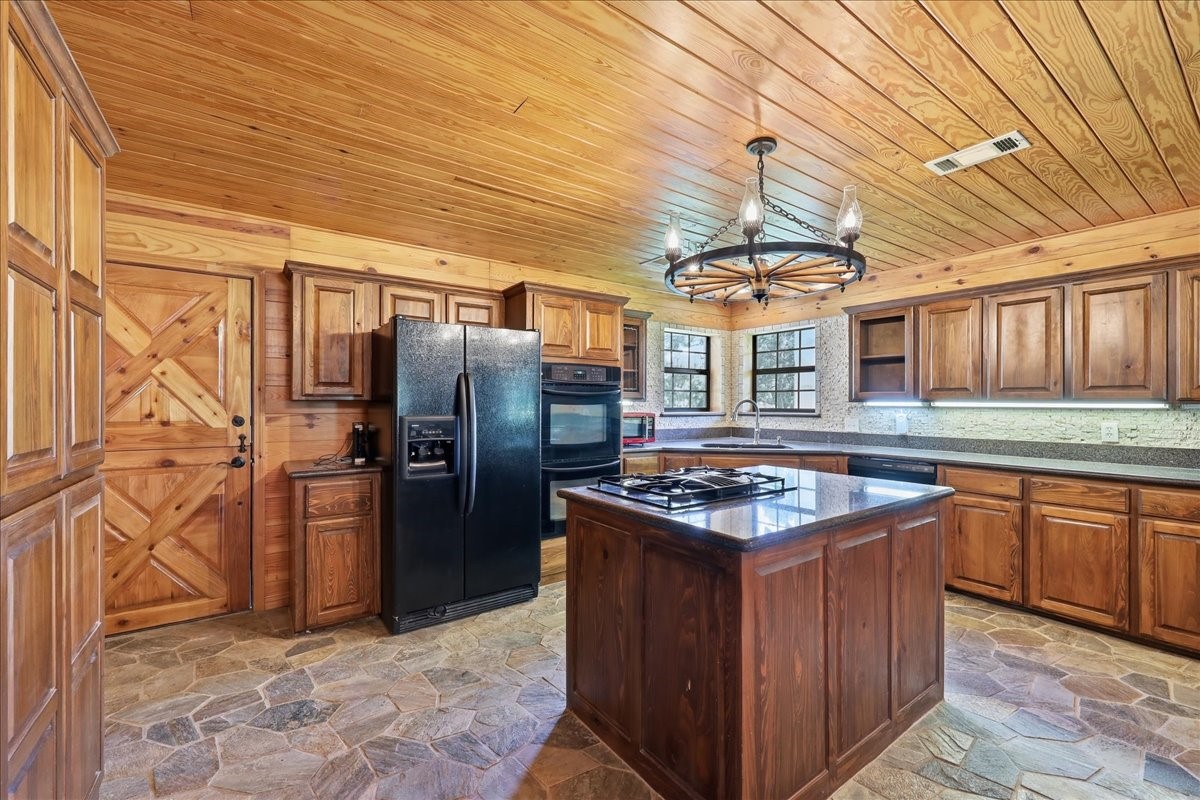 13480 Craigen Road Property Photo 7