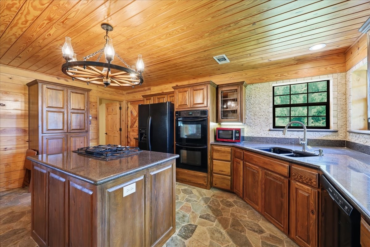 13480 Craigen Road Property Photo 8