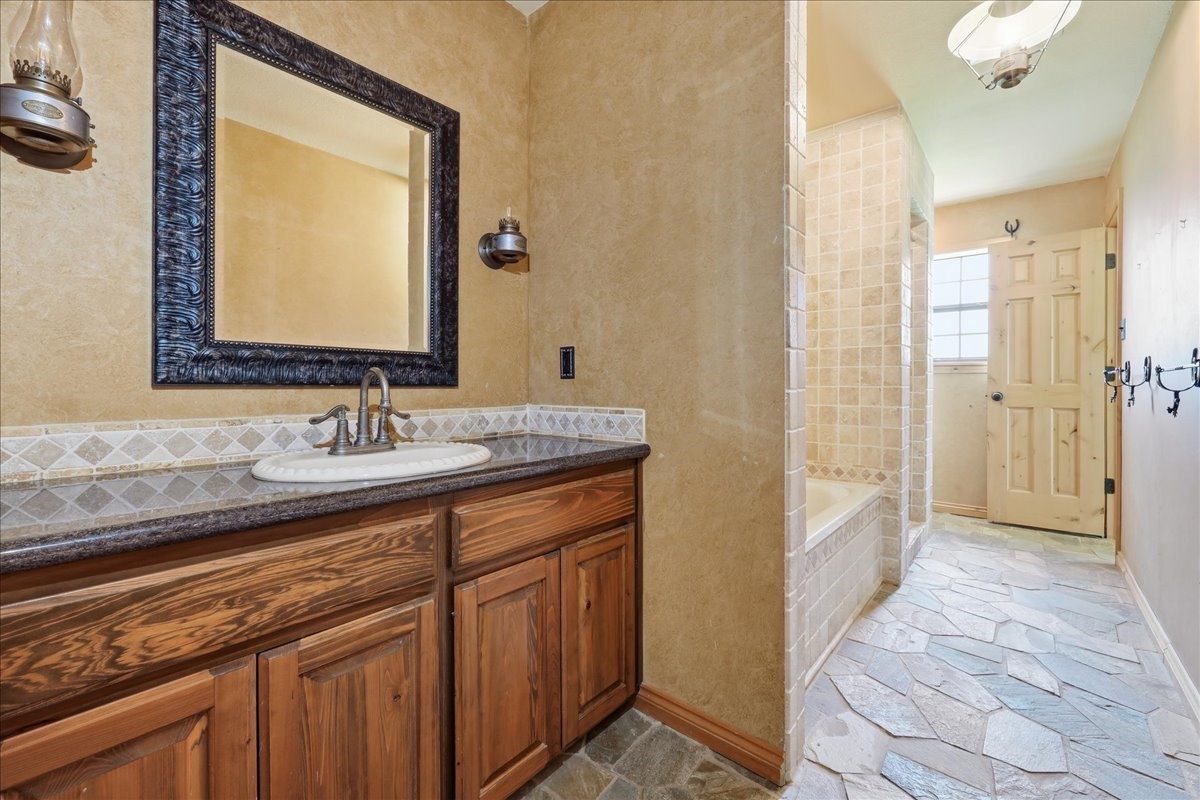 13480 Craigen Road Property Photo 17