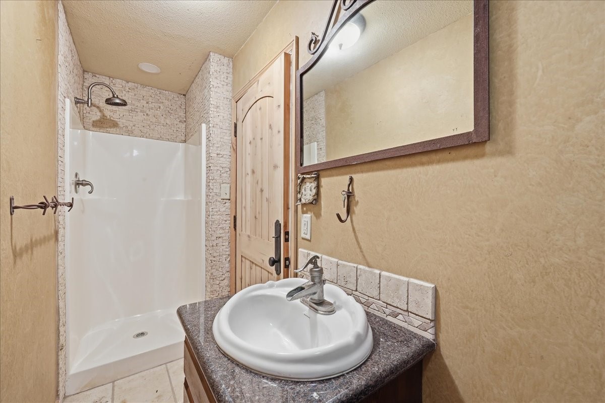13480 Craigen Road Property Photo 26