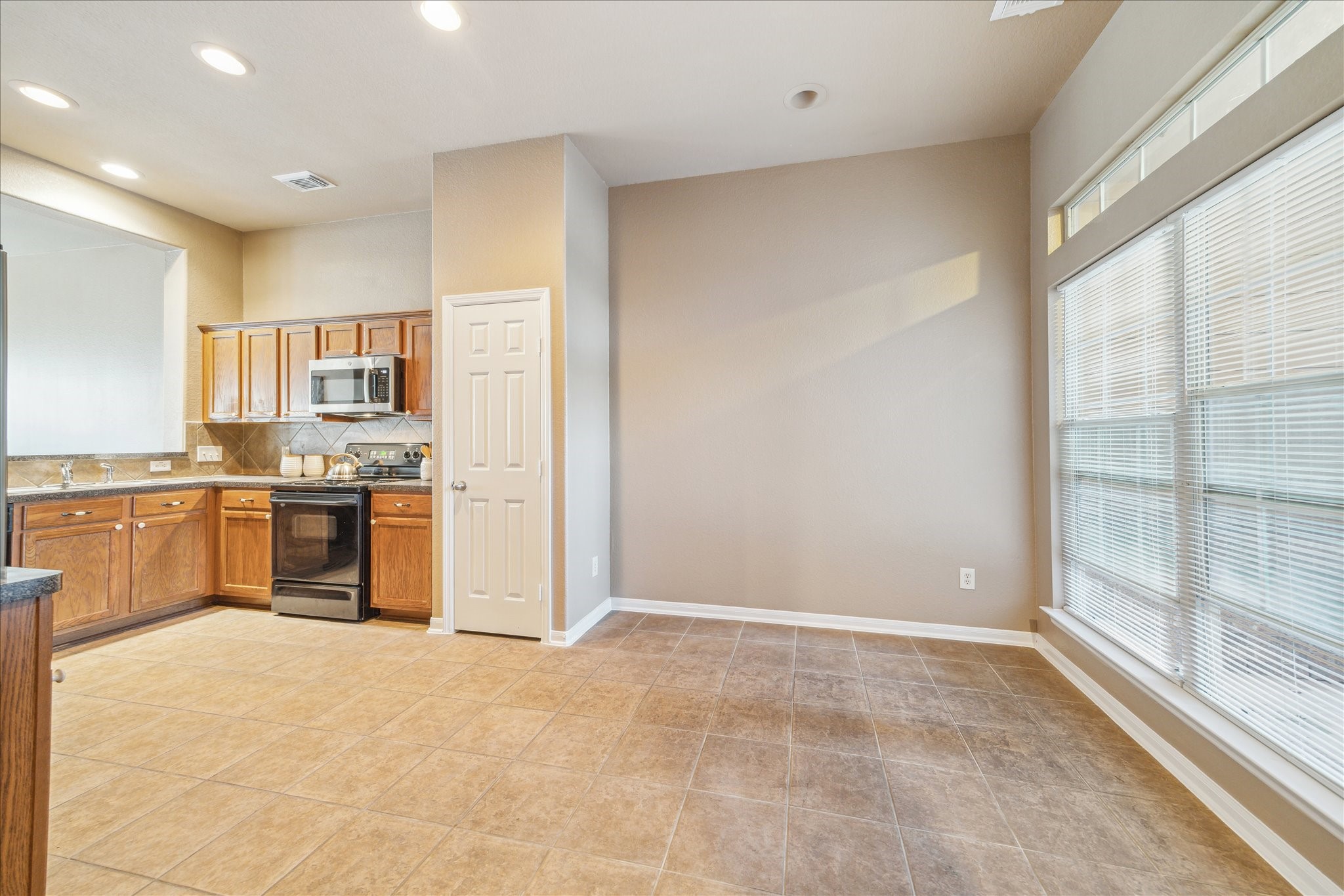 8946 Silent Willow Lane Property Photo 13