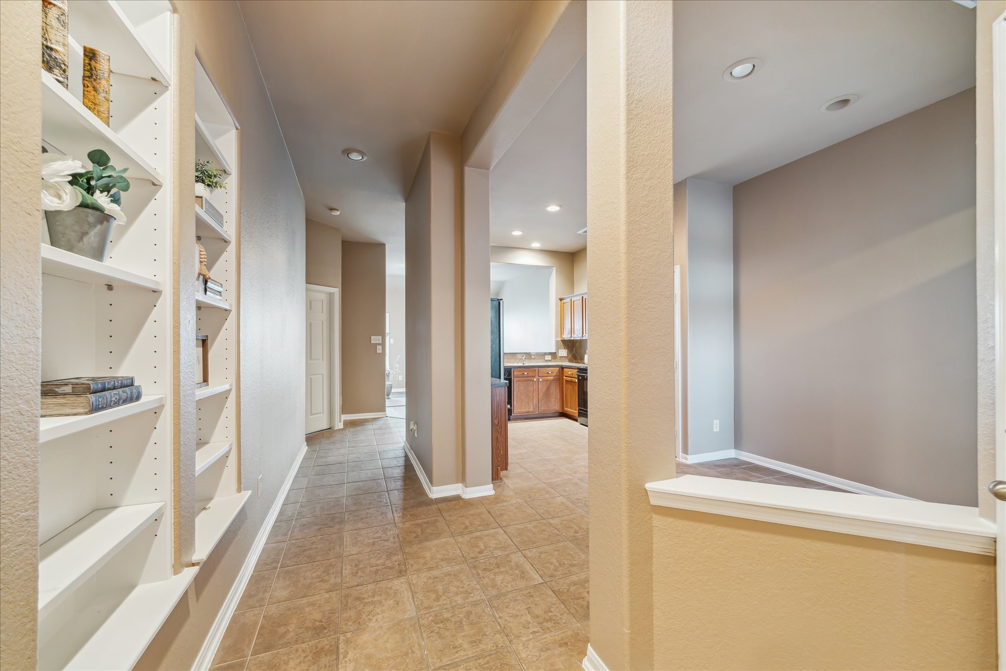 8946 Silent Willow Lane Property Photo 14