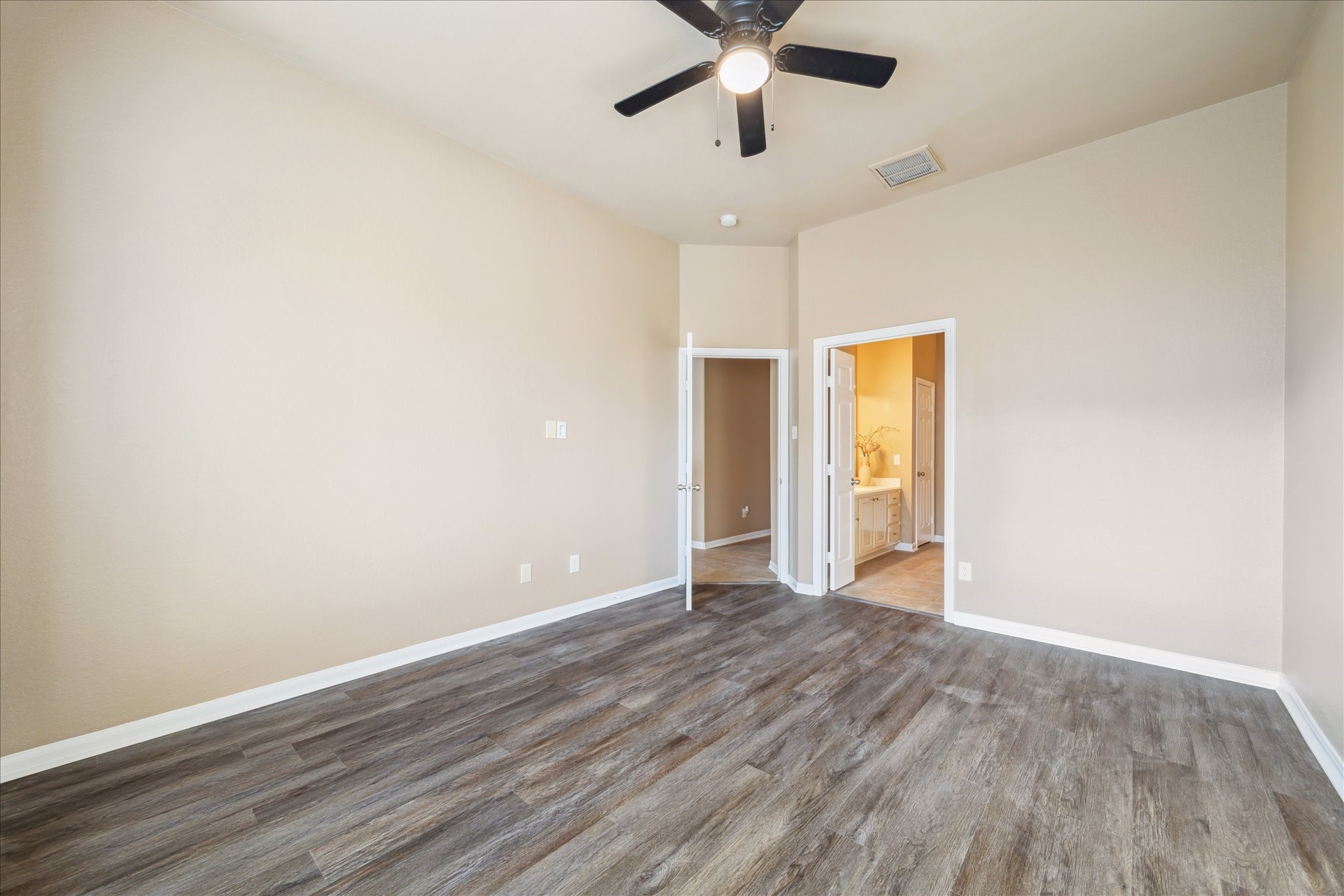 8946 Silent Willow Lane Property Photo 16
