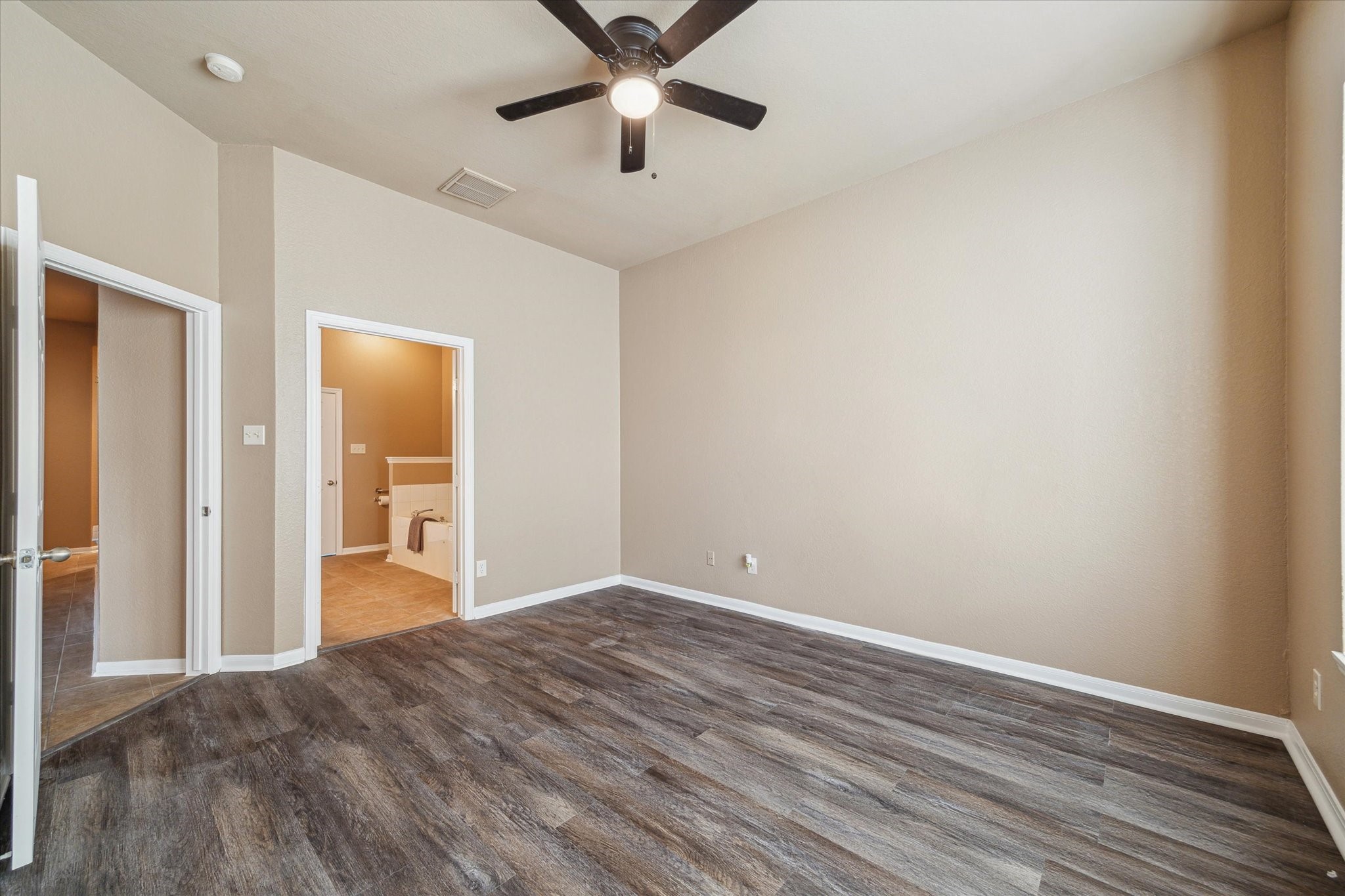 8946 Silent Willow Lane Property Photo 17