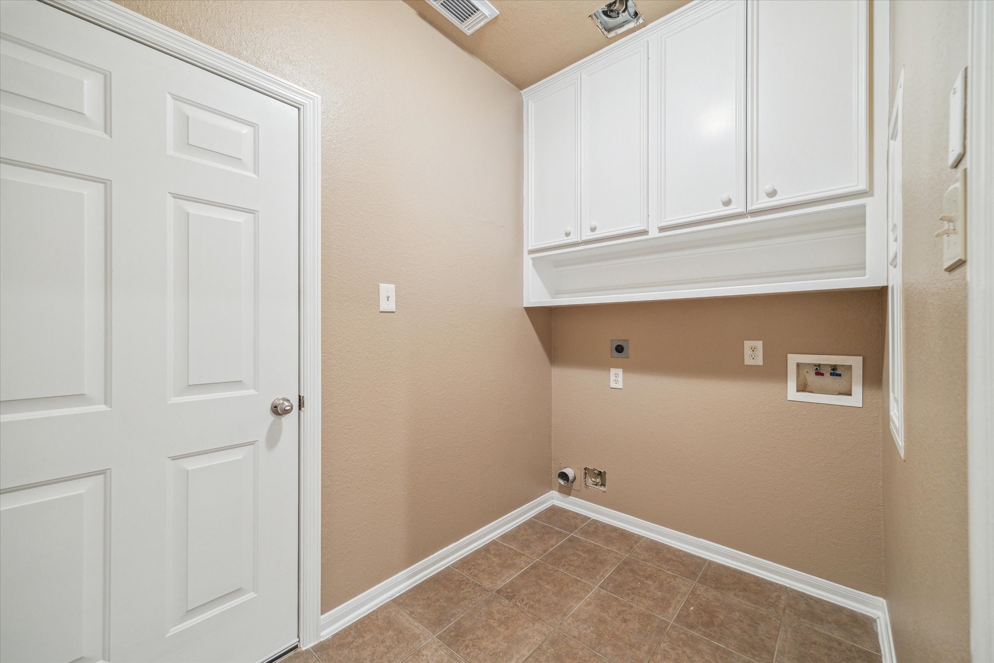 8946 Silent Willow Lane Property Photo 26