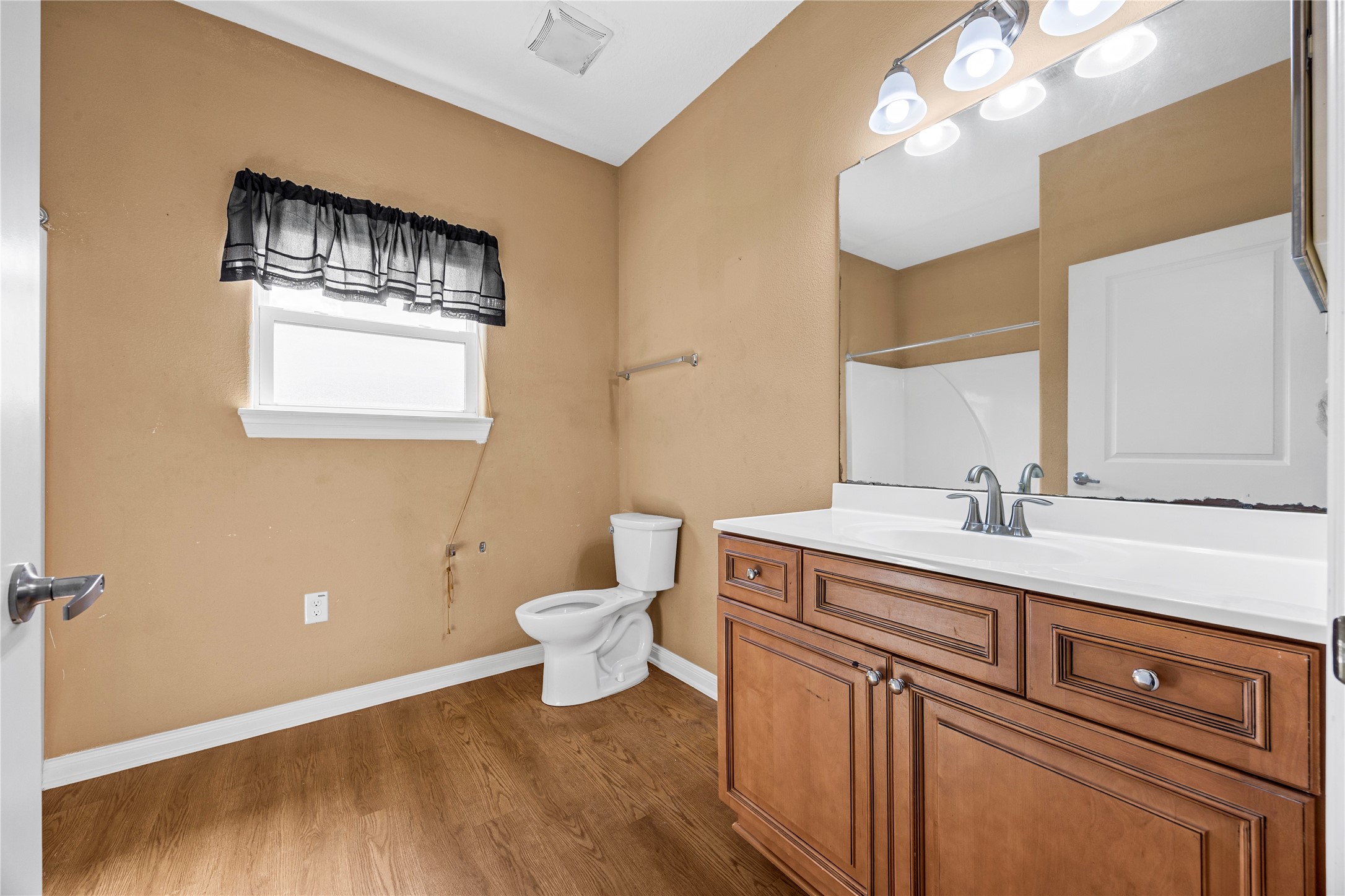 2027 Rosalee Street Property Photo 13