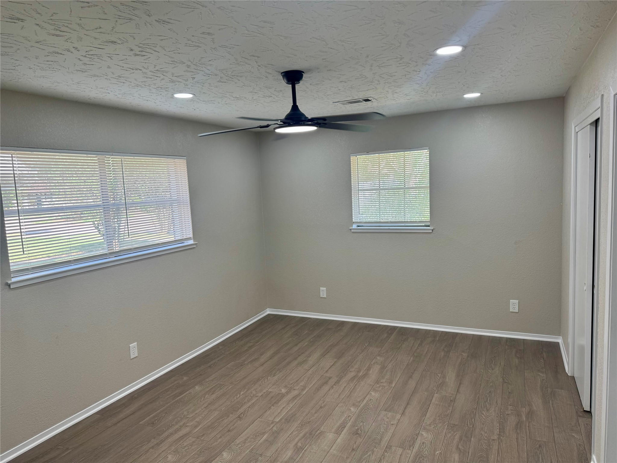 2718 Peach Lane Property Photo 10