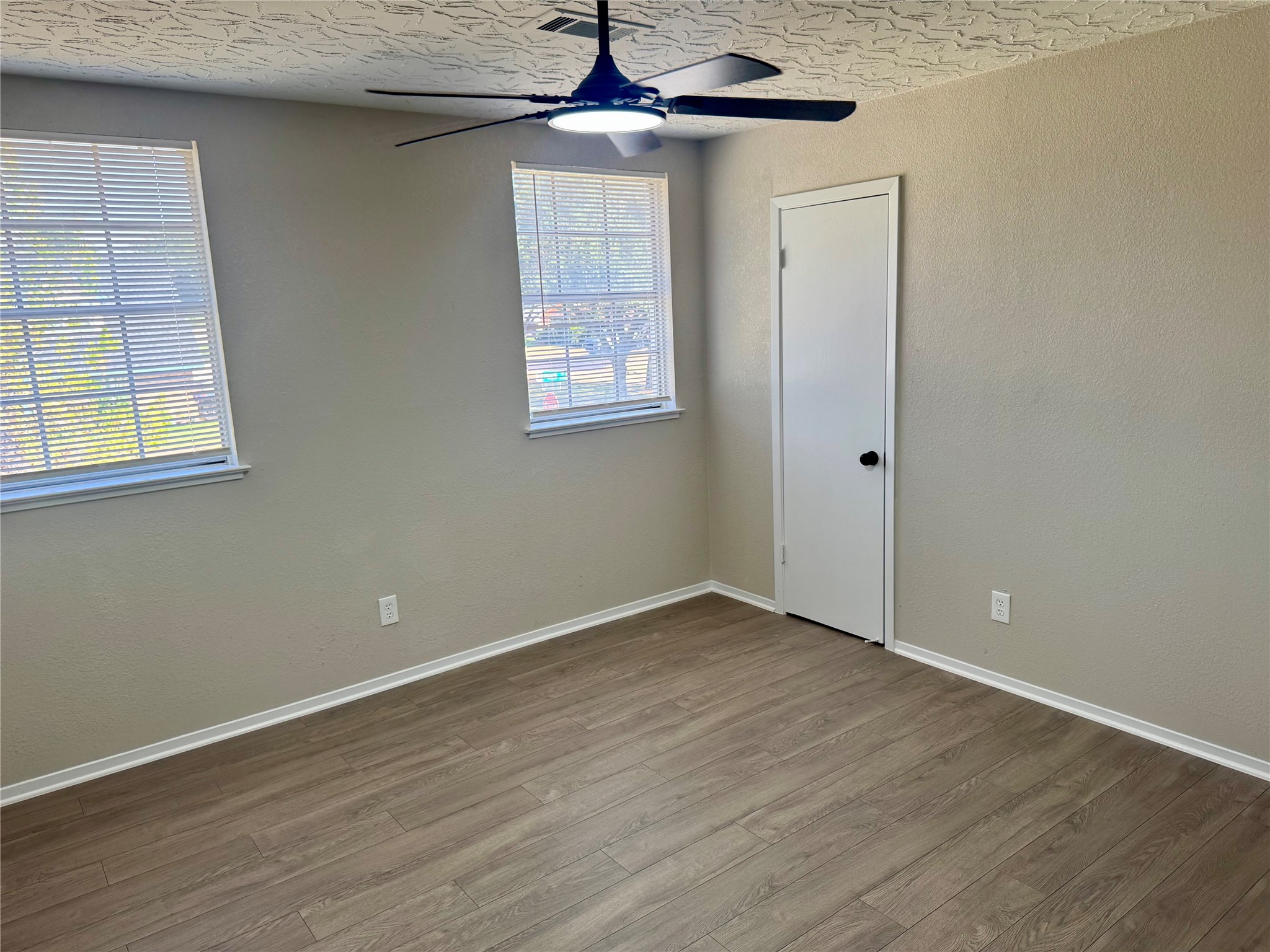 2718 Peach Lane Property Photo 15