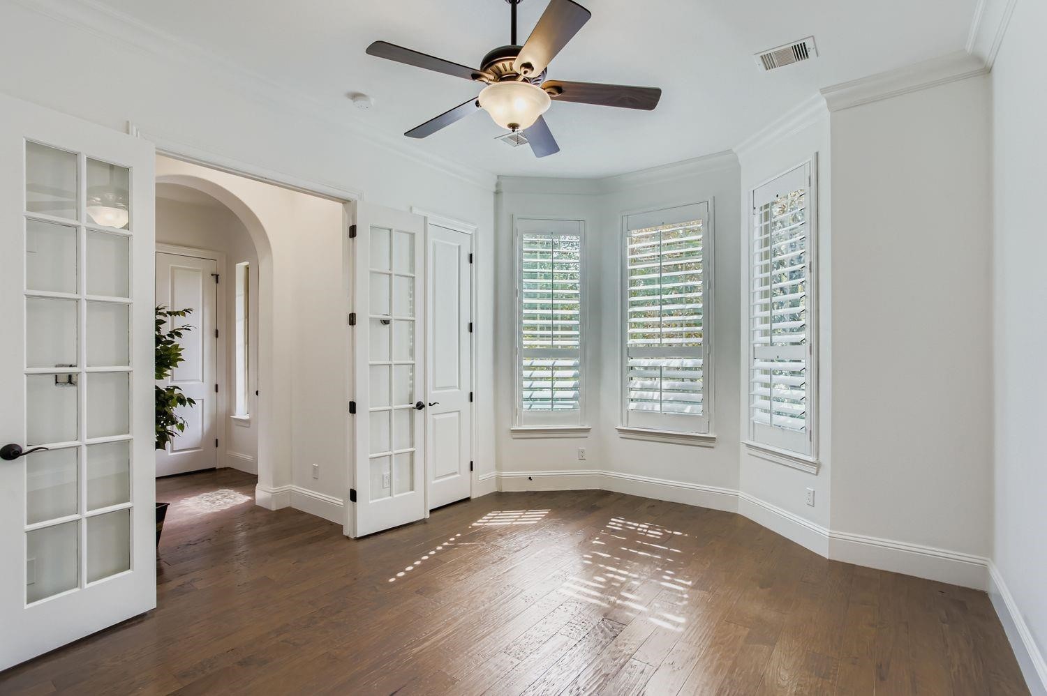 6 Freestone Stream Place Property Photo 8