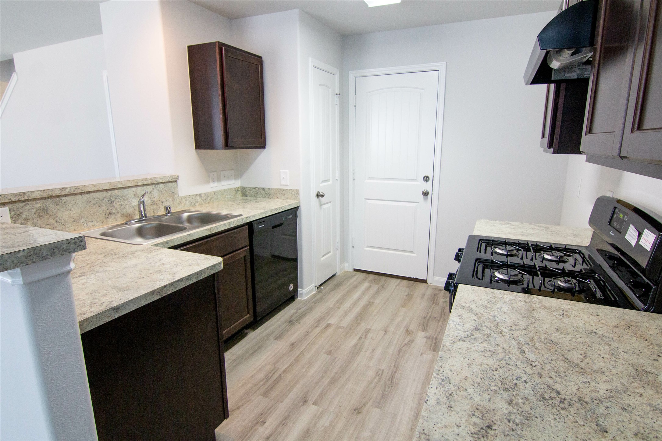 5403 Hawksbury Creek Property Photo 4