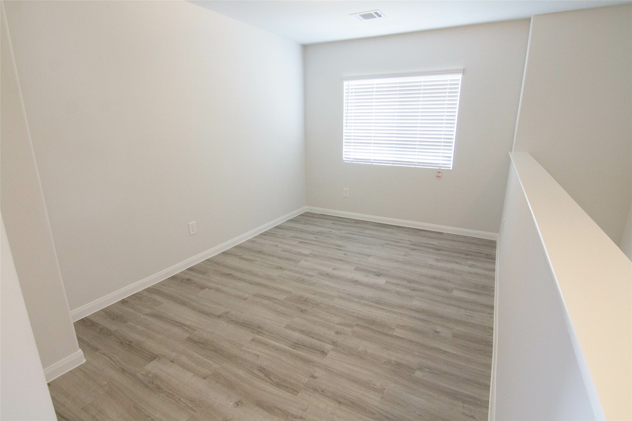 5403 Hawksbury Creek Property Photo 8