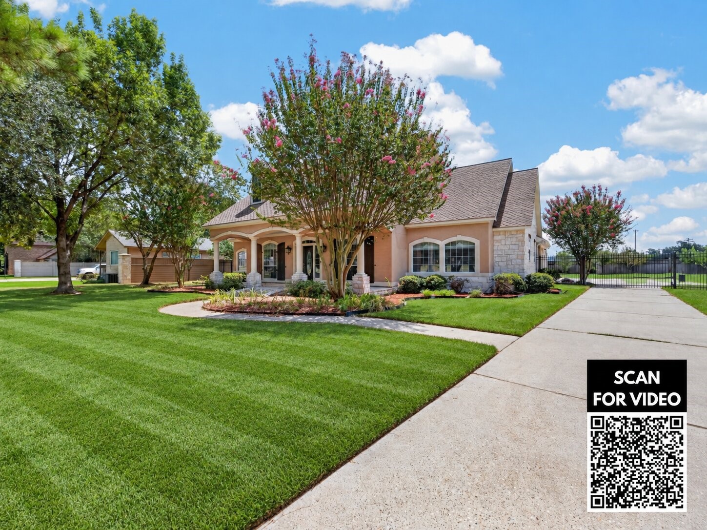 17027 Champions Lakeway Property Photo 1