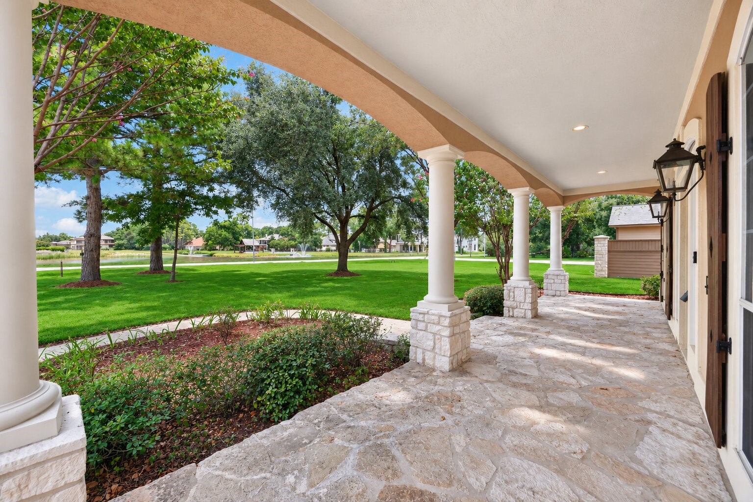 17027 Champions Lakeway Property Photo 7
