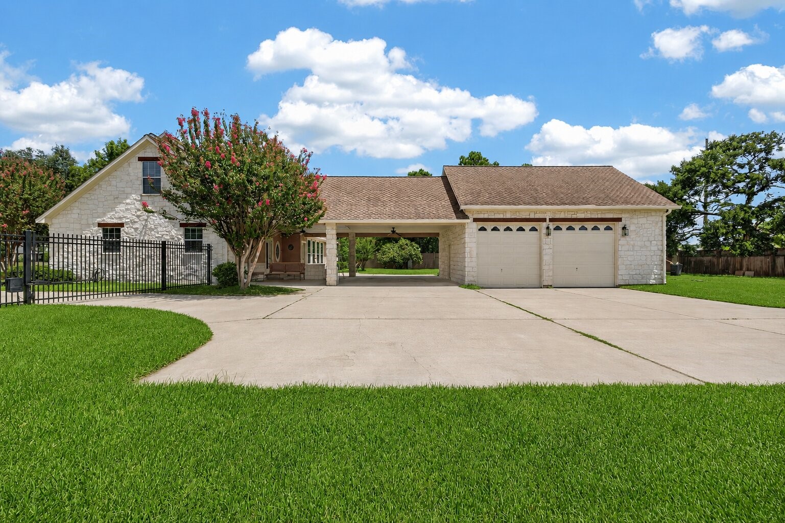 17027 Champions Lakeway Property Photo 41