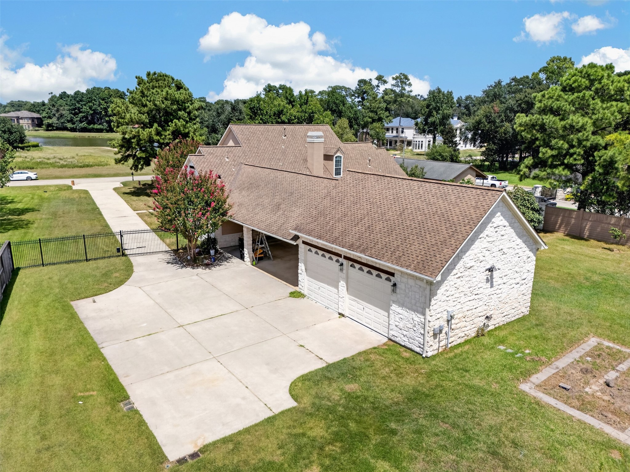 17027 Champions Lakeway Property Photo 42
