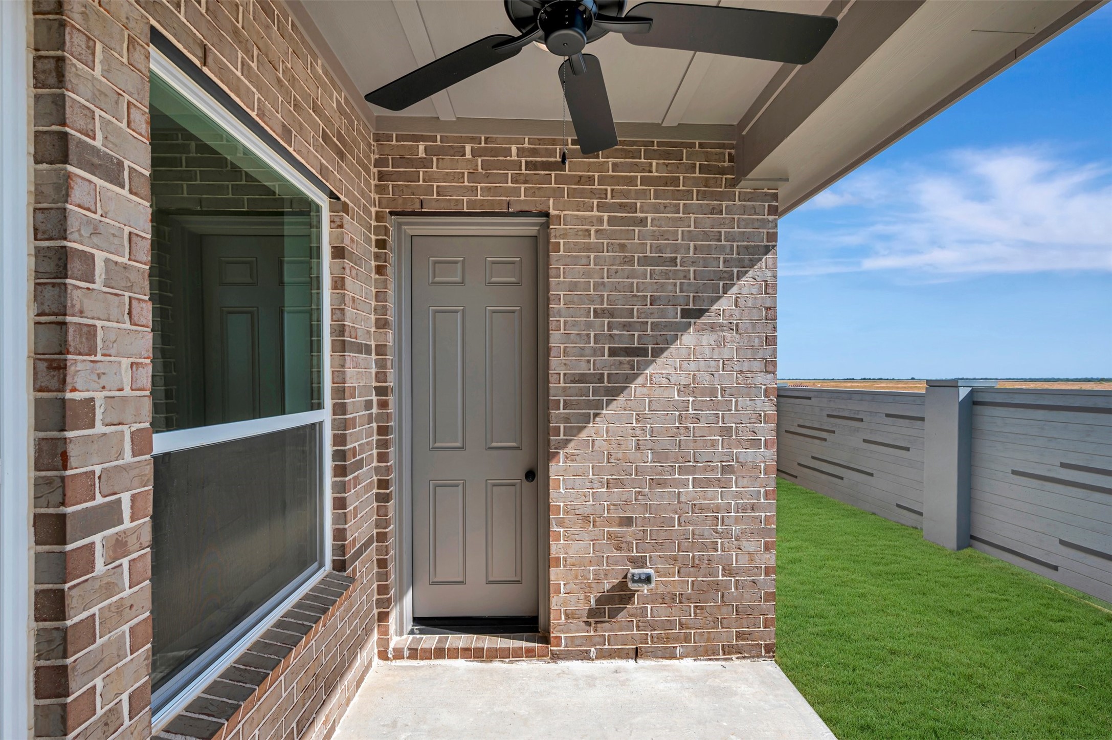16702 Vibrant Avenue Property Photo 6