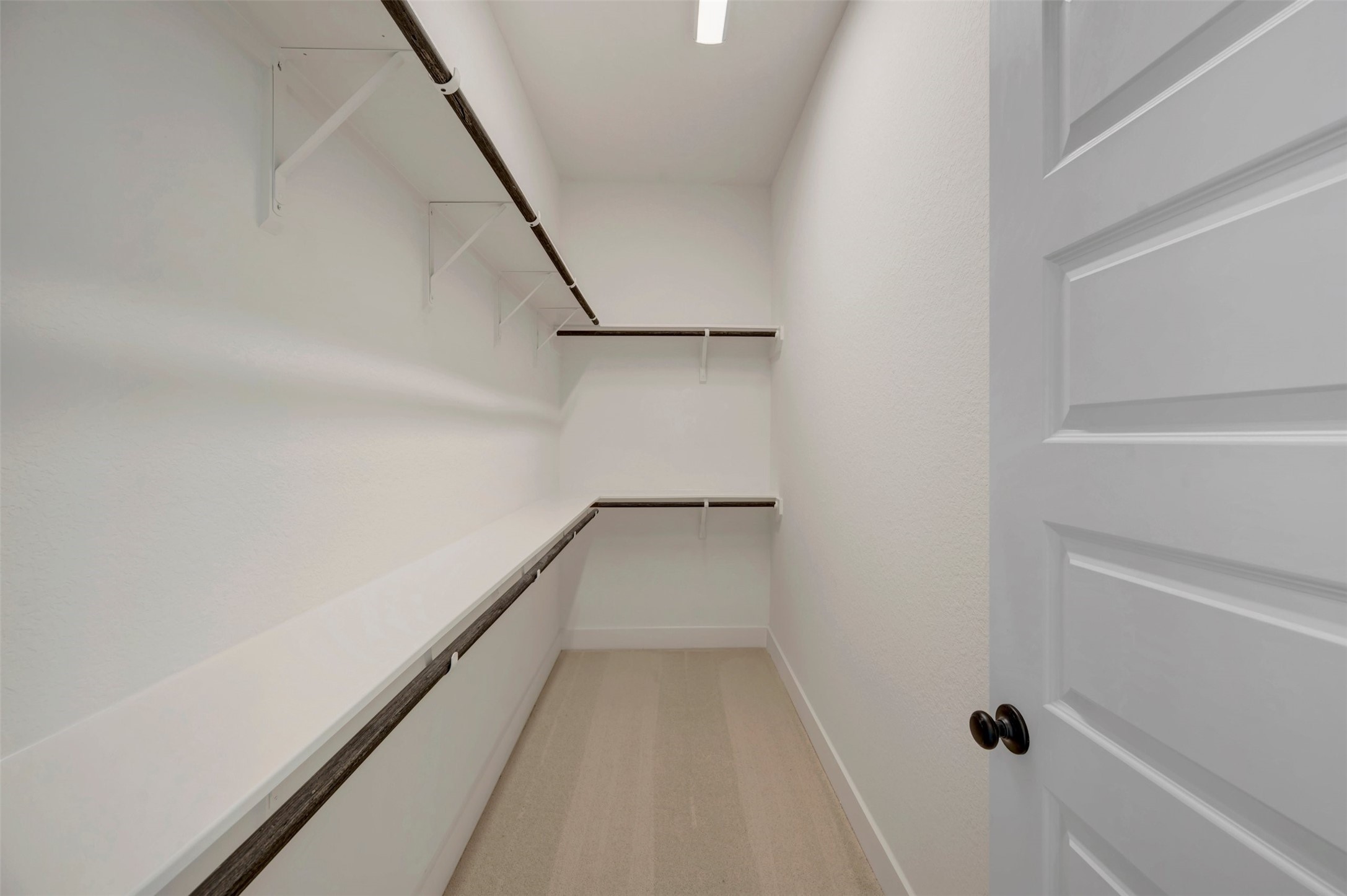 16702 Vibrant Avenue Property Photo 30