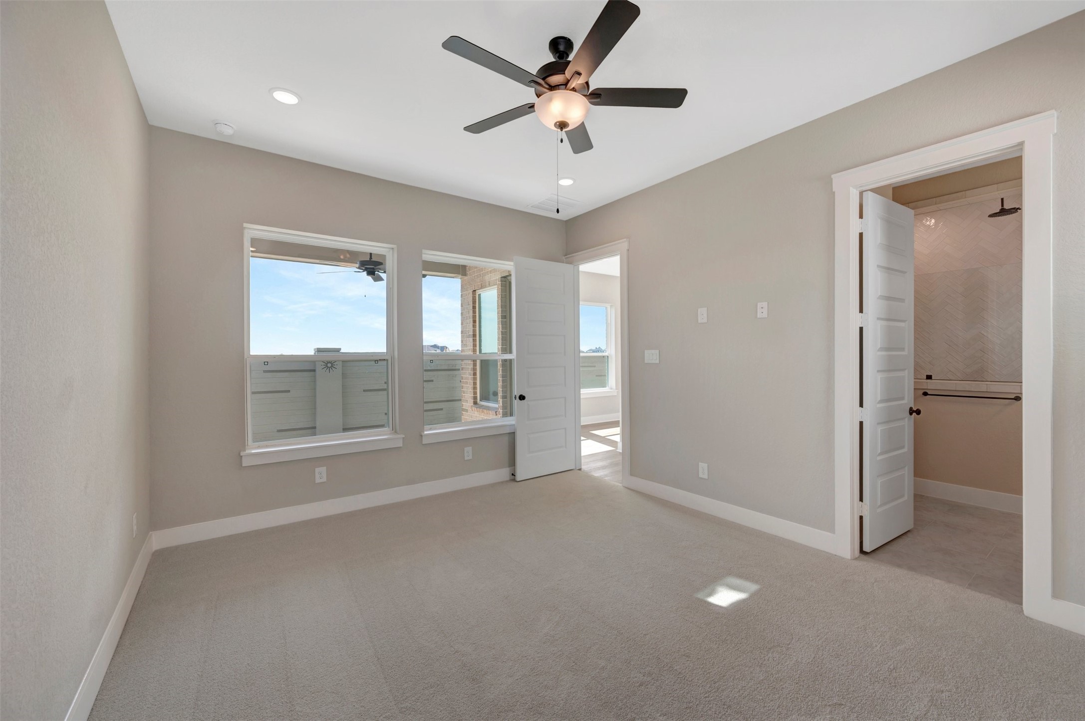 16702 Vibrant Avenue Property Photo 32