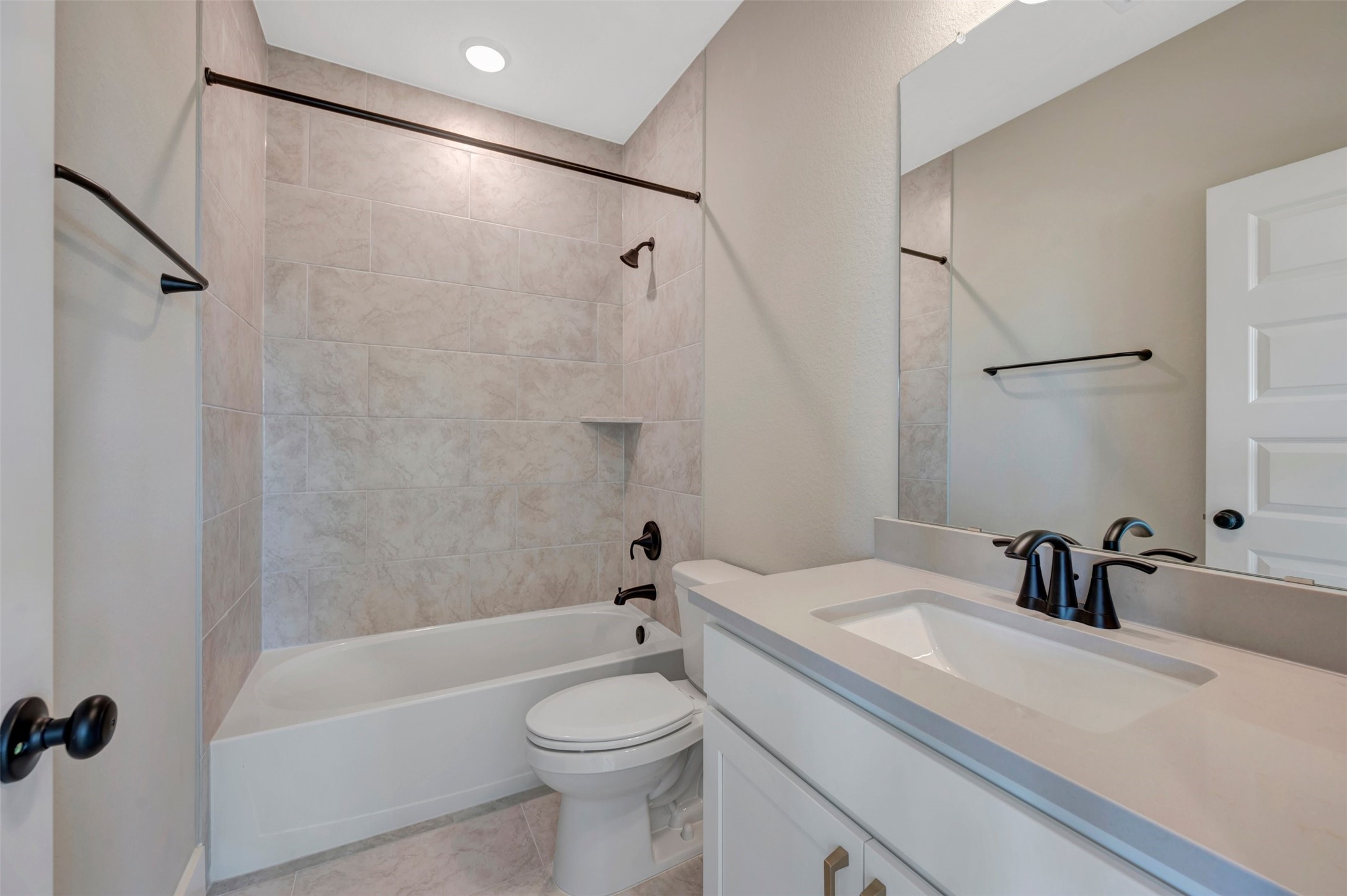 16702 Vibrant Avenue Property Photo 37