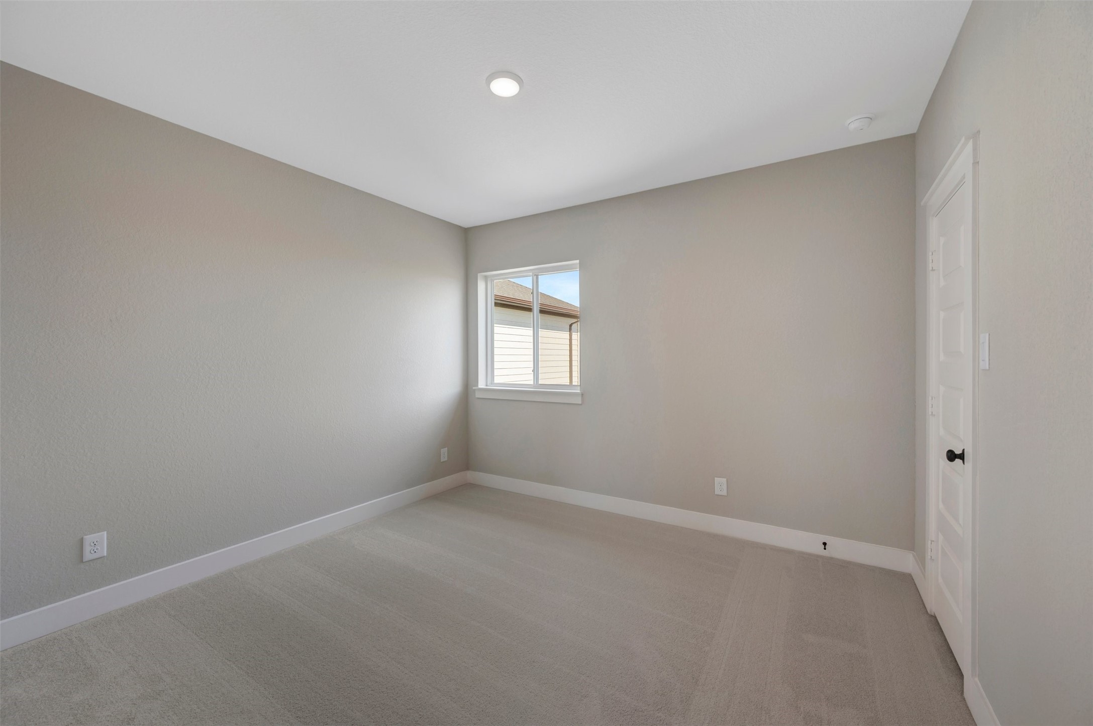16702 Vibrant Avenue Property Photo 38