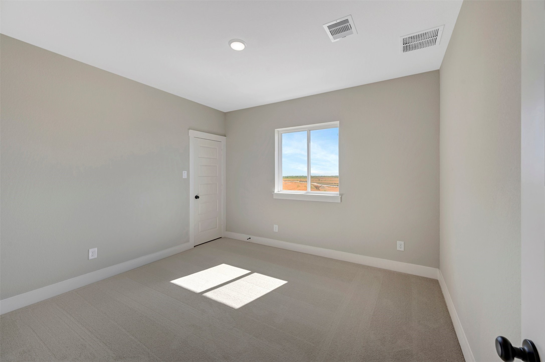 16702 Vibrant Avenue Property Photo 39