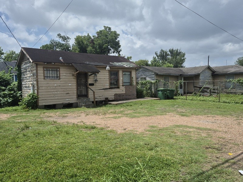 3912 Crane Street Property Photo 3