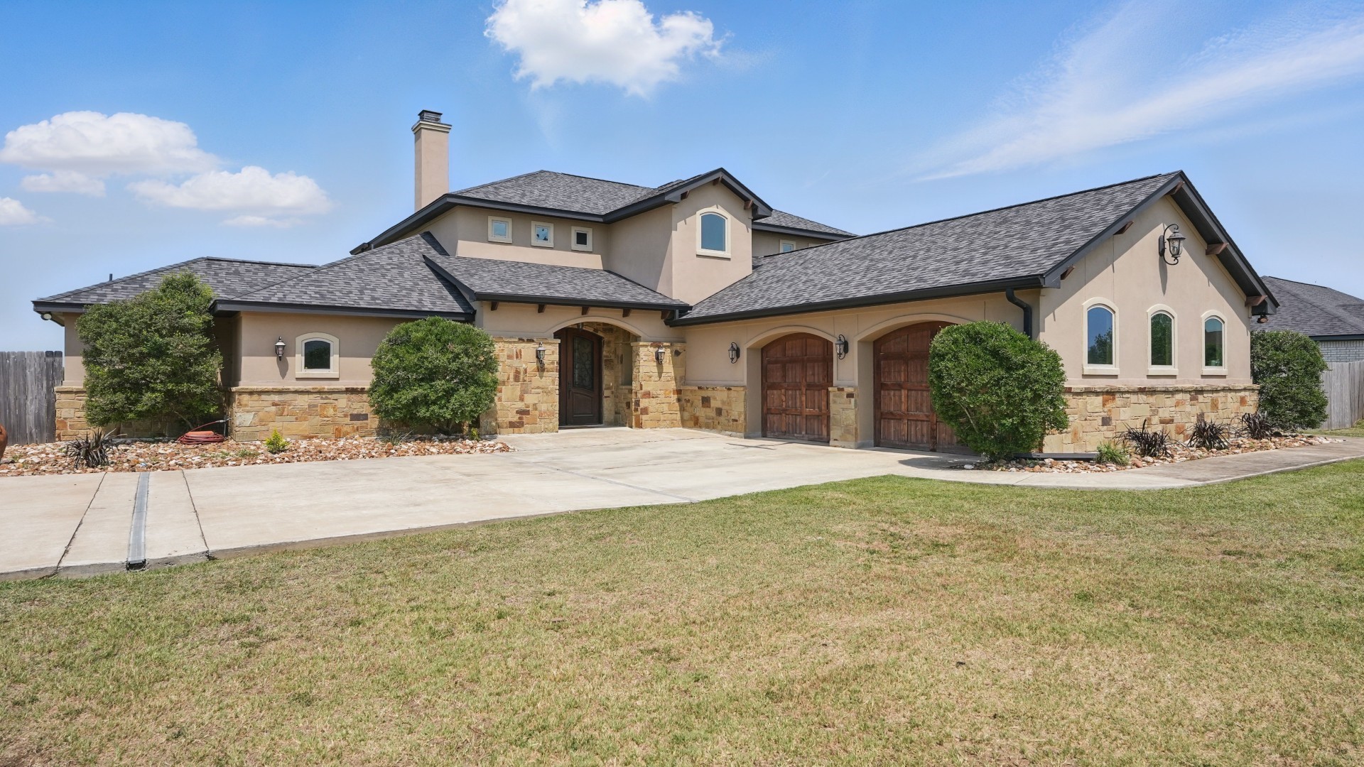224 Creekwood Drive Property Photo 1