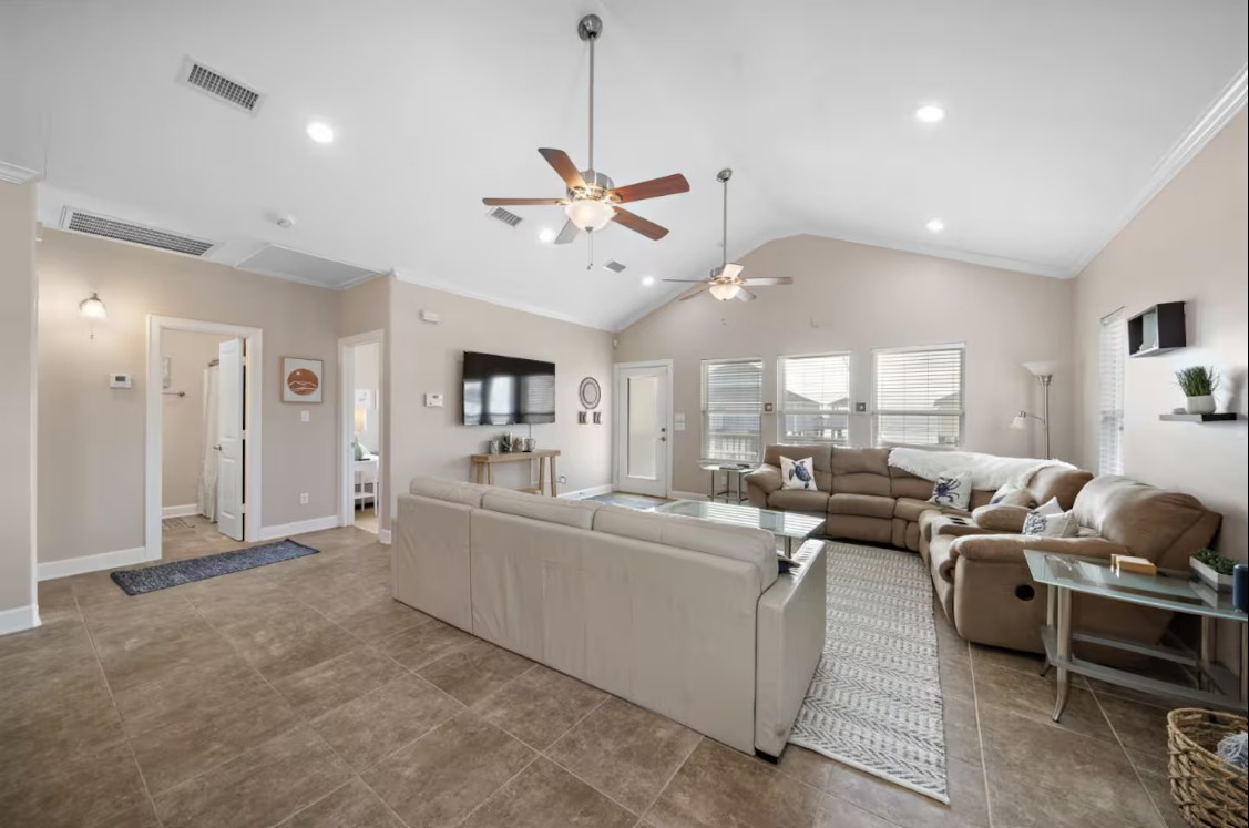 2423 Sand Drift Lane Property Photo 6