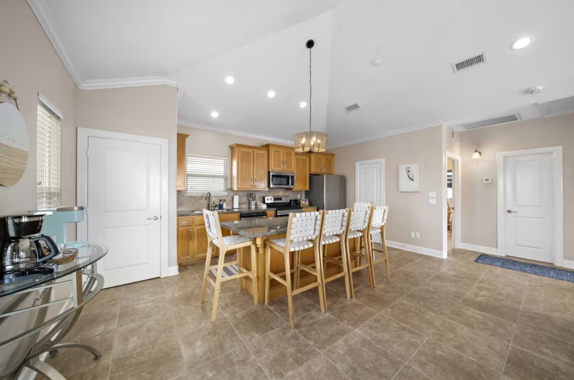 2423 Sand Drift Lane Property Photo 7