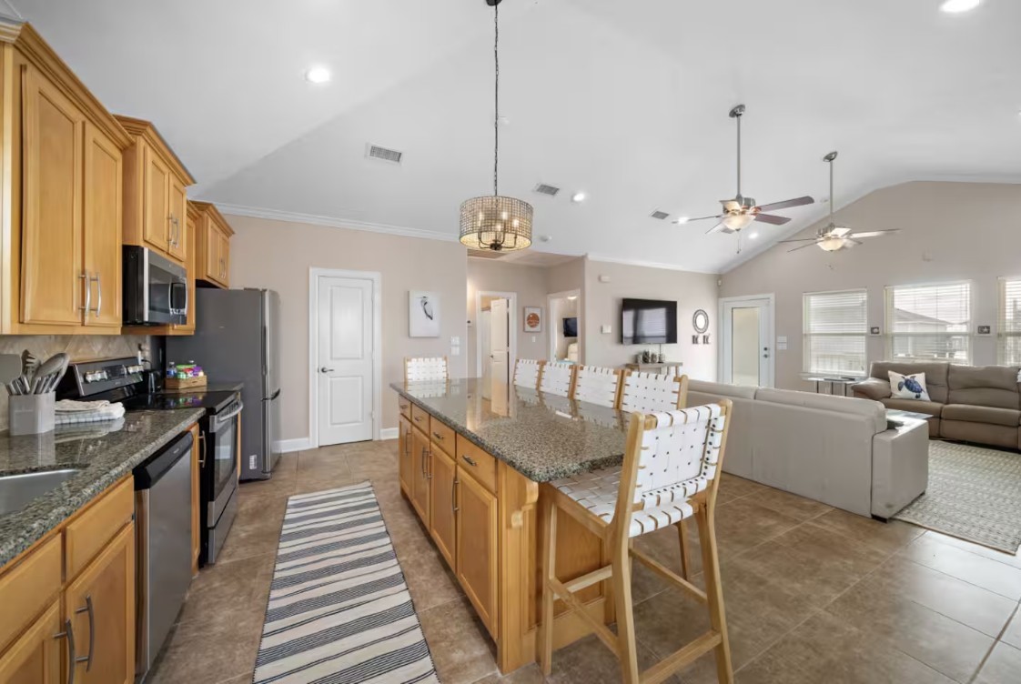 2423 Sand Drift Lane Property Photo 8