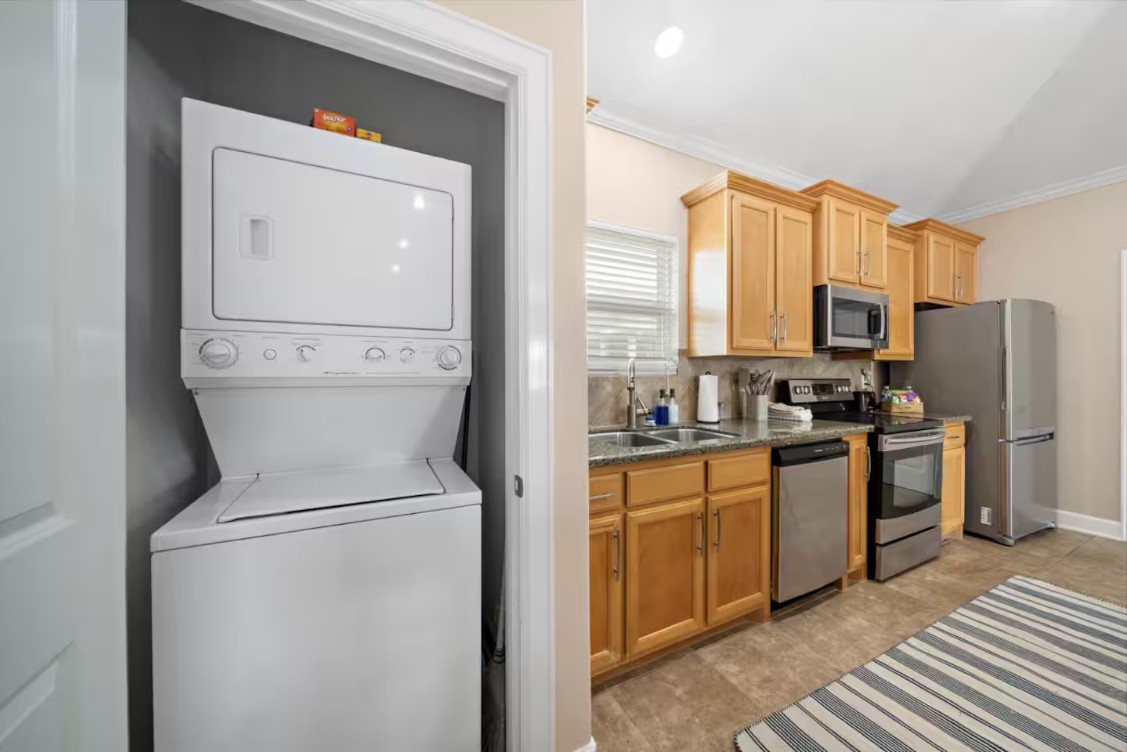 2423 Sand Drift Lane Property Photo 10