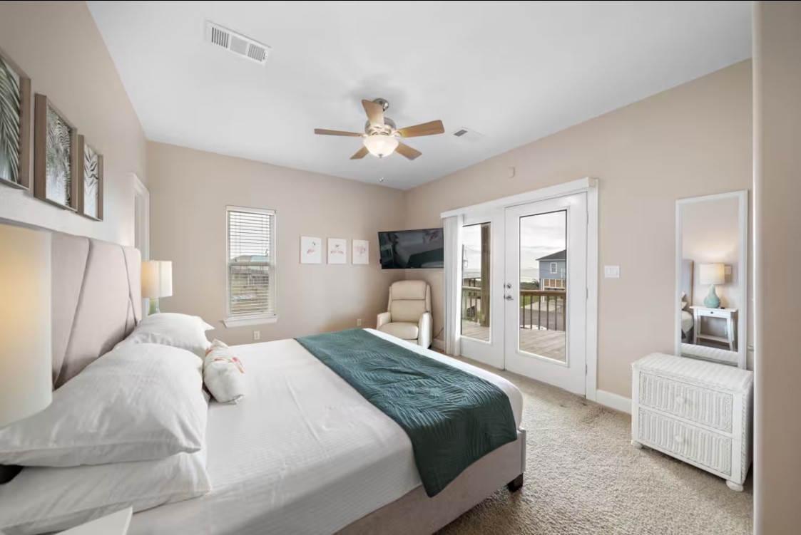 2423 Sand Drift Lane Property Photo 12