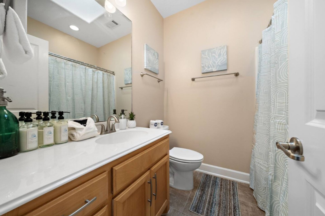 2423 Sand Drift Lane Property Photo 15
