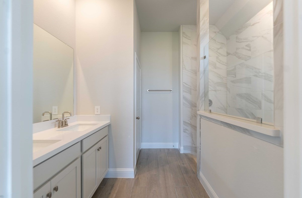5631 Birchwood Glen Drive Property Photo 6