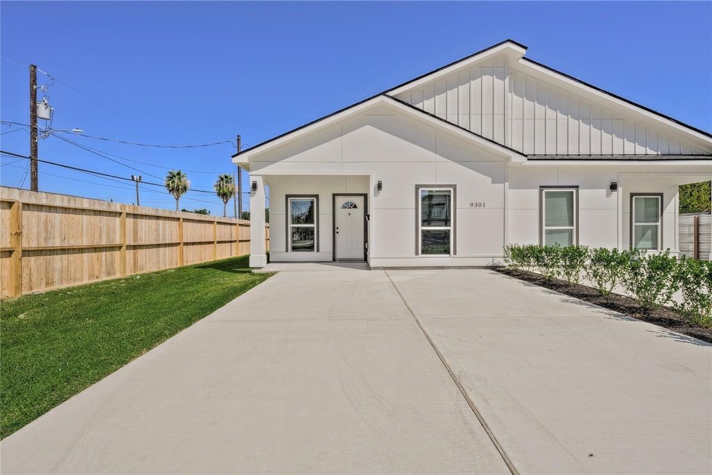 9301 E Avenue L B Property Photo 6
