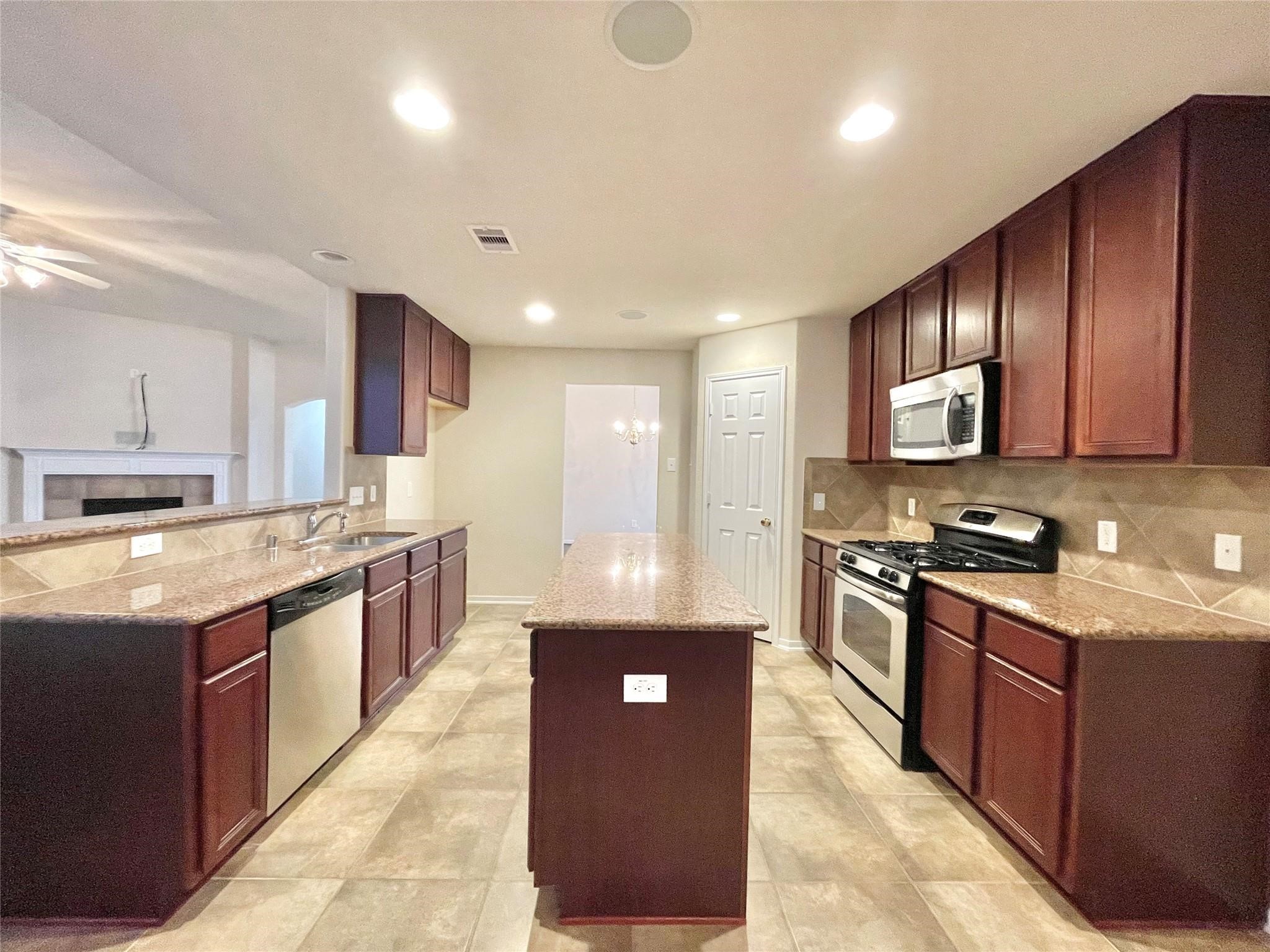 3131 Single Ridge Way Property Photo 11