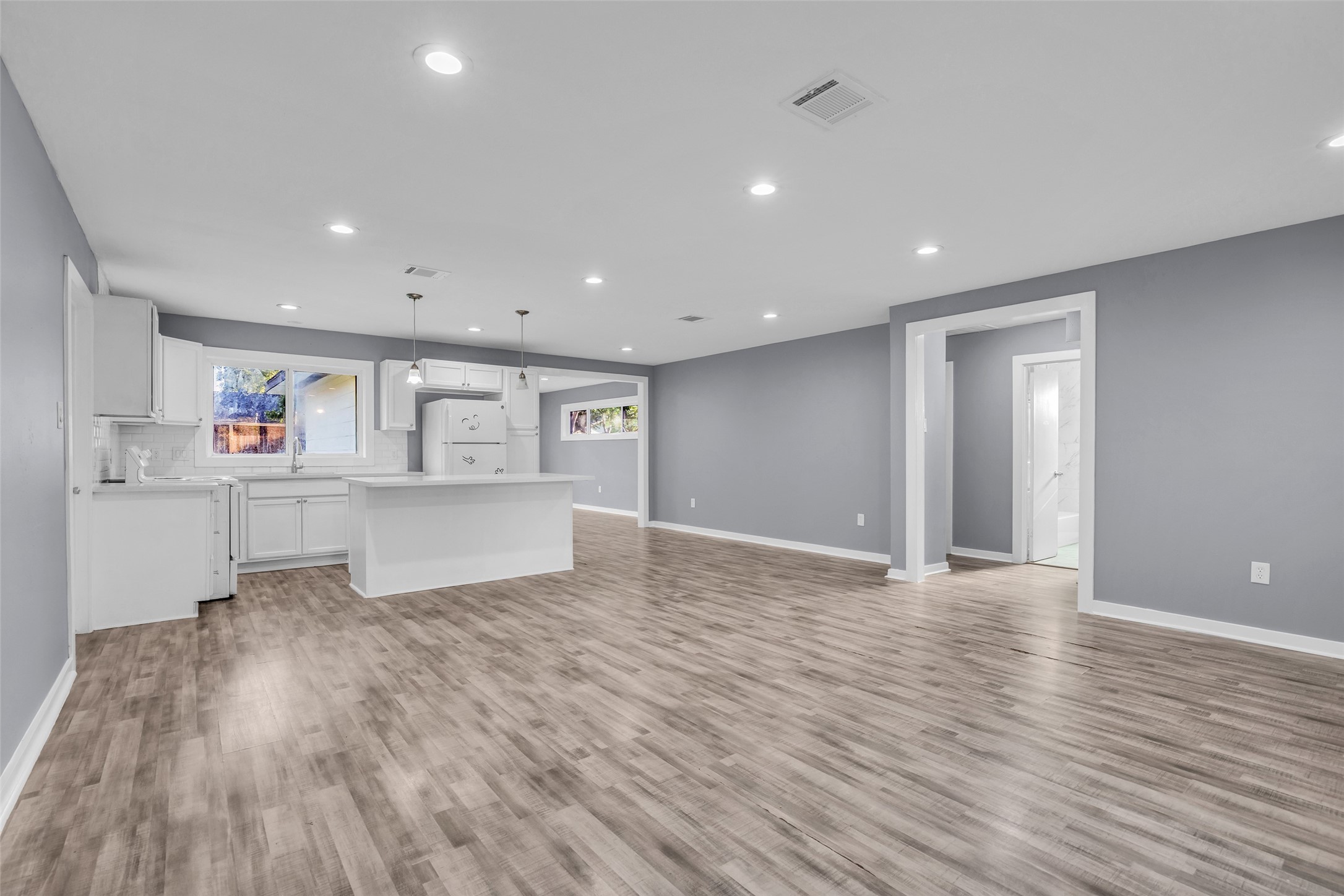 6930 Neff Street Property Photo 2
