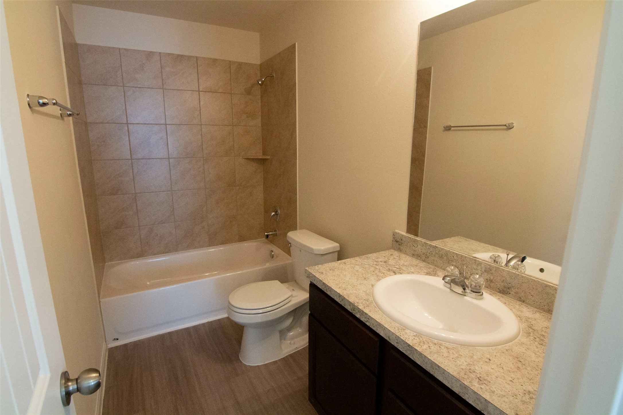 909 Harvest Salt Lane Property Photo 6