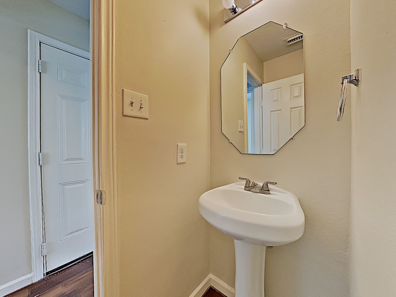 8542 Doskocil Drive Property Photo 11