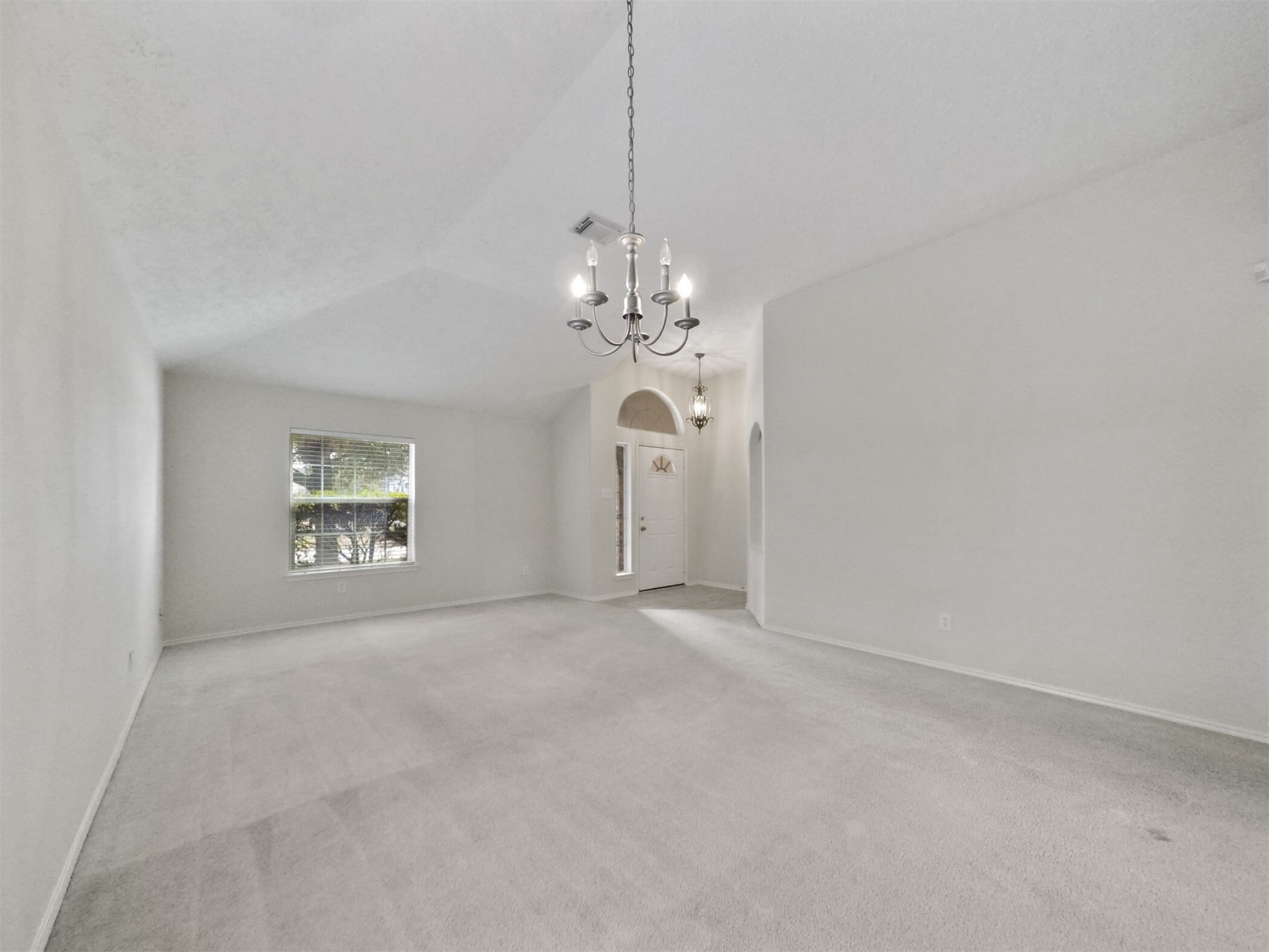 427 Northvalley Drive Property Photo 5