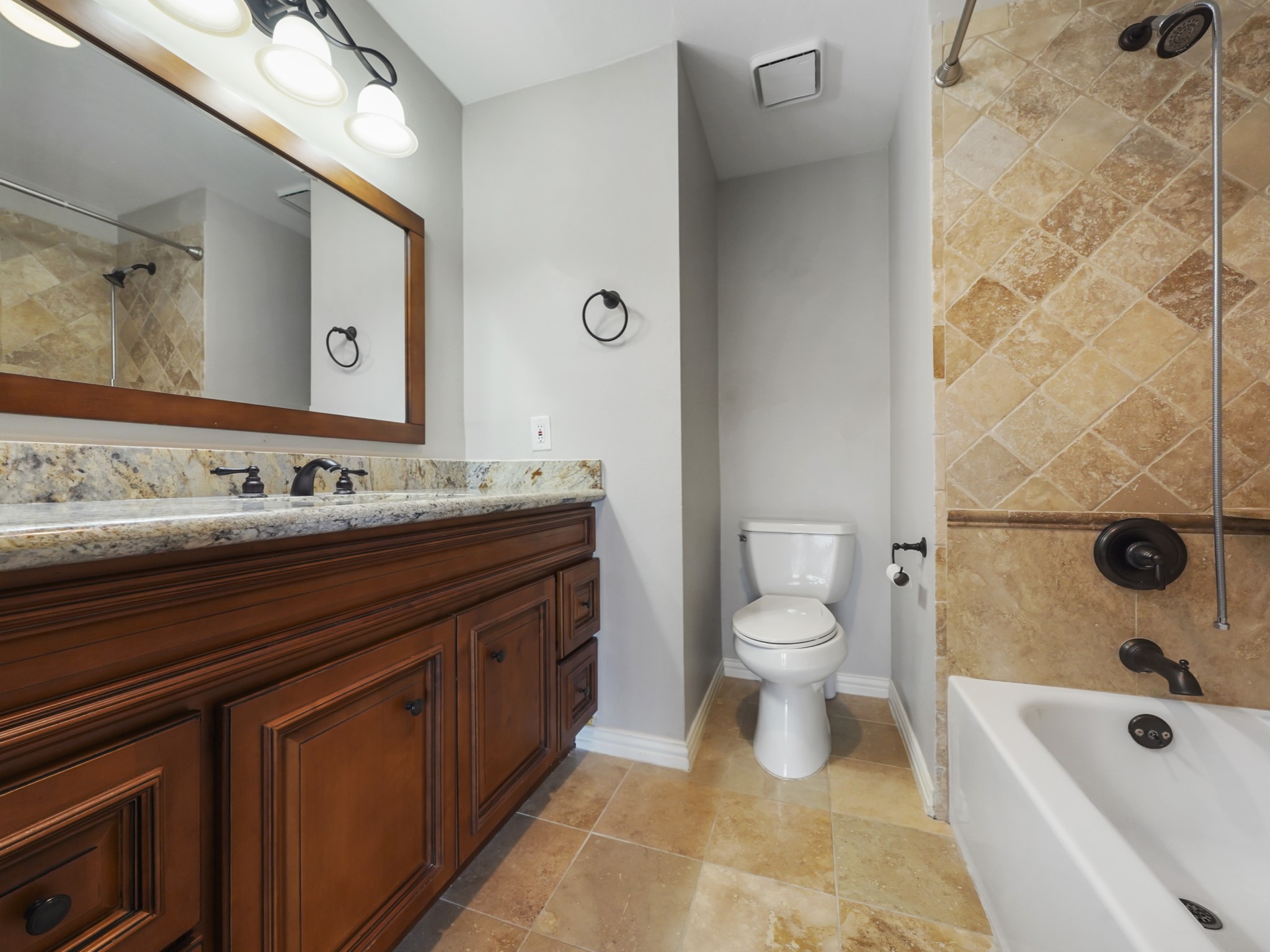 4144 Greystone Way 603 Property Photo 11