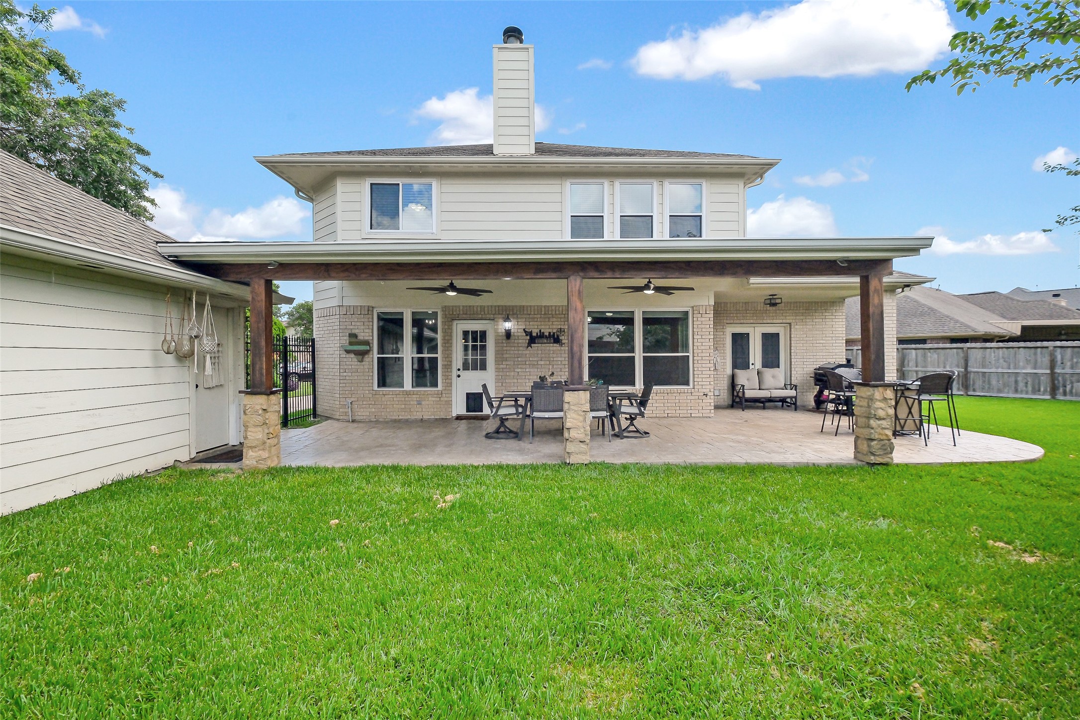 10924 Oakwood Drive Property Photo 3