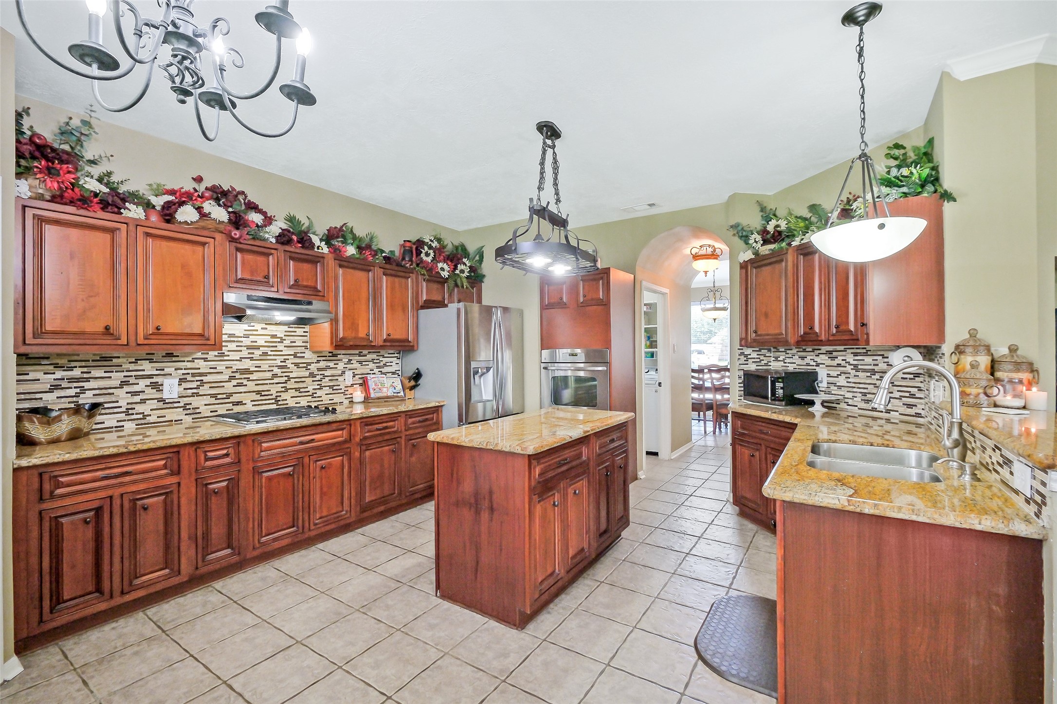 10924 Oakwood Drive Property Photo 7