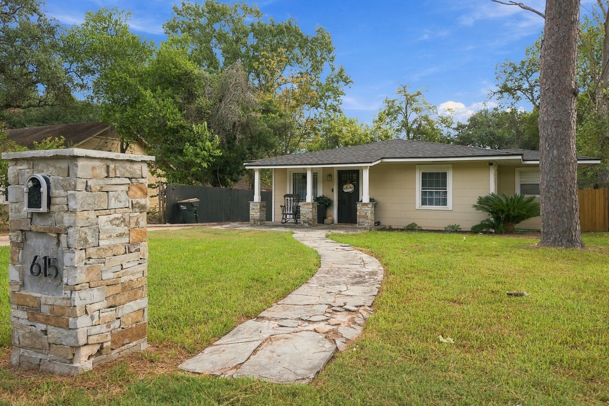 1615 Front Street Property Photo 2