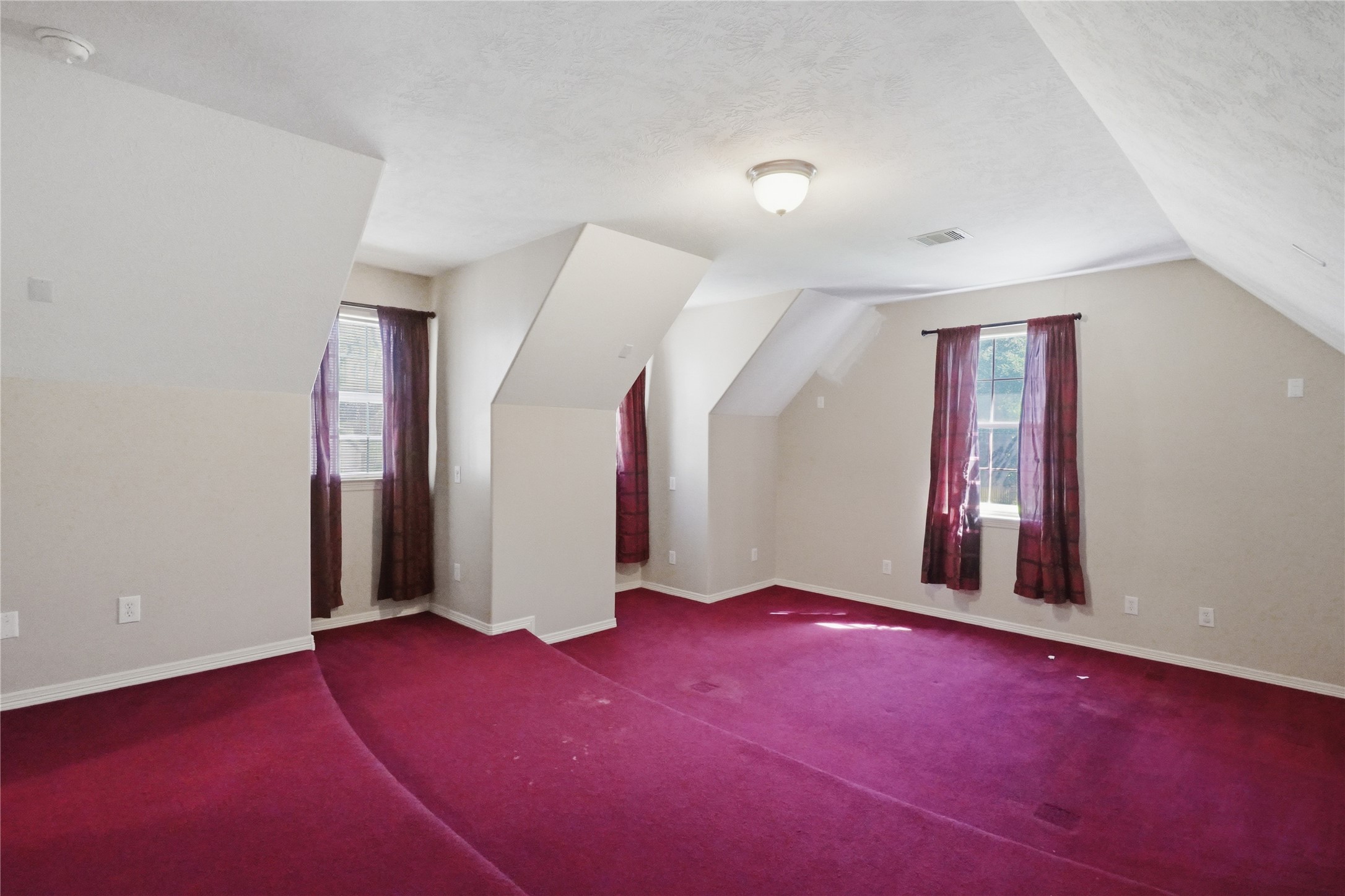 14911 Oxford Way Property Photo 22