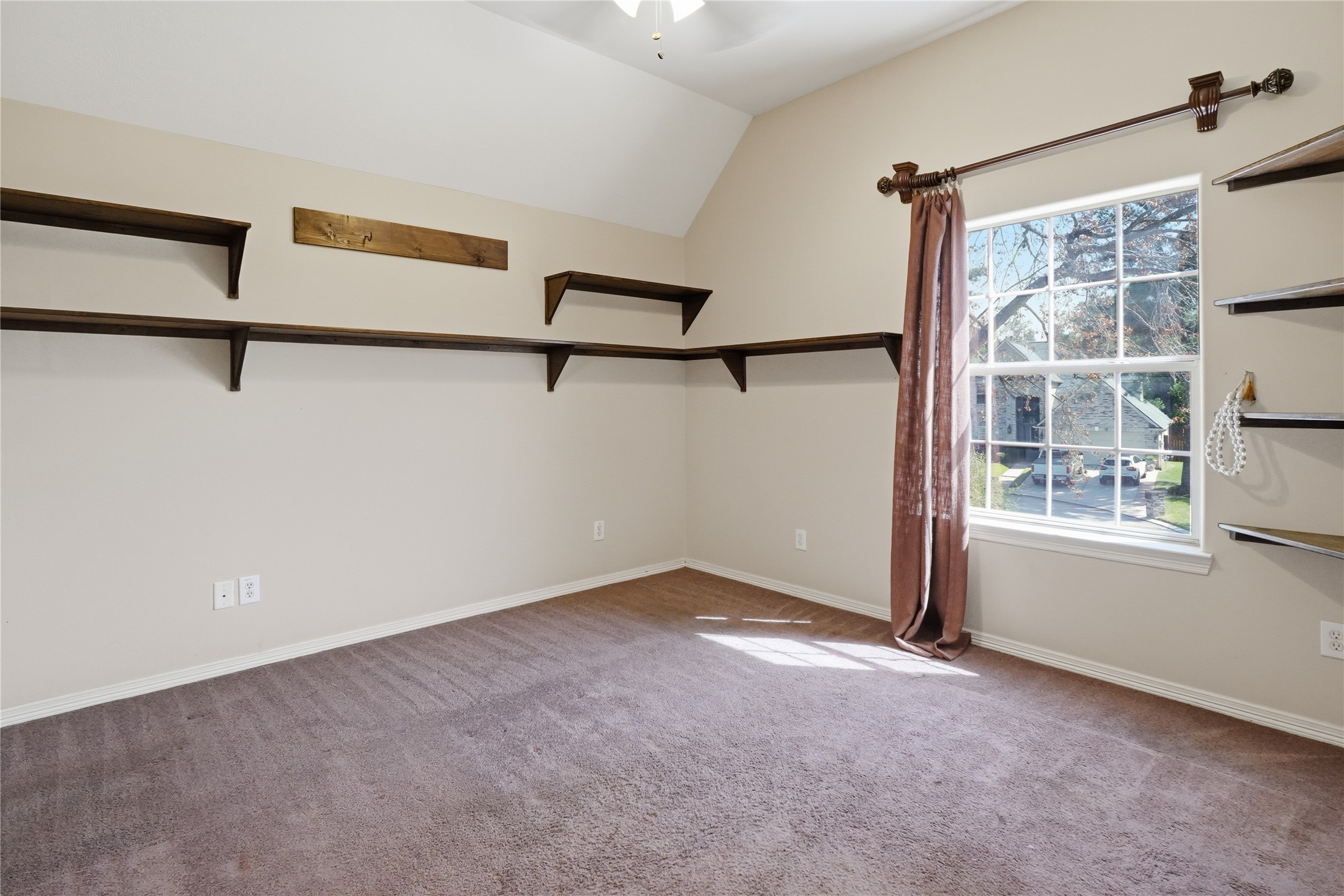 14911 Oxford Way Property Photo 23