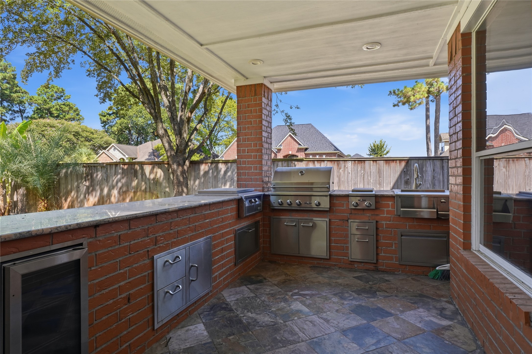 14911 Oxford Way Property Photo 27