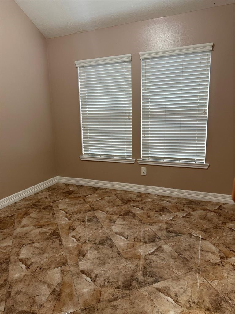 15930 Hidden Crest Drive Property Photo 8